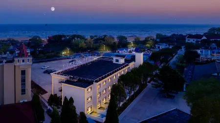 Delin Huange Sea View Hotel (Beidaihe Laohushi Branch) Отели рядом с достопримечательностью «Beidaihe»