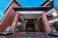 Square Hotel