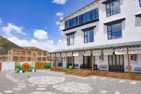 Zhuishan.Yala Minjing B&B Hotels near Lhagang Monastery