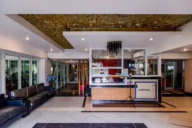 รูปภาพของลาติน การ์เดน