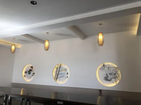 Fengxiang chanyuegu Inn Отели рядом с достопримечательностью «Qianyang Nanzhai Passenger Transport Terminal»