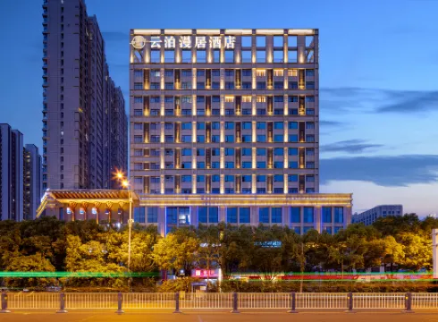 Fuyang Yunbo Manju Hotel (Yingzhou Wanda Plaza Long Distance Bus Station Store)