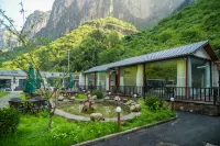 Shanshuiju Hotels in Huguan