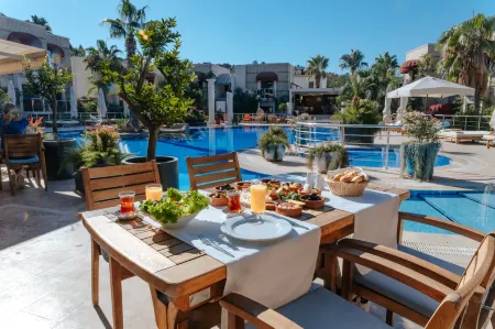 Bodrium Hotel & Spa Отели рядом с достопримечательностью «Бодрумский музей подводной археологии»