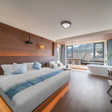 Nanjia Tingfeng Yese (Libo Xiaoqikong East Gate)