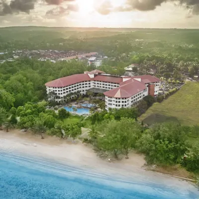 Swiss-Grand Beach Resort Kuantan Hotels near Heroes Museum