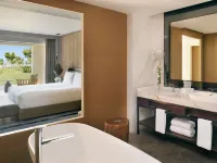 อินเตอร์คอนติเนนตัล ราสอัลไคมาห์ มีนาอัลอาหรับ รีสอร์ต แอนด์ สปา บาย IHG - ที่มีที่จอดรถ