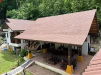 Kawarin Secret Hut Hotel and Resort Hotels near Thong Sala