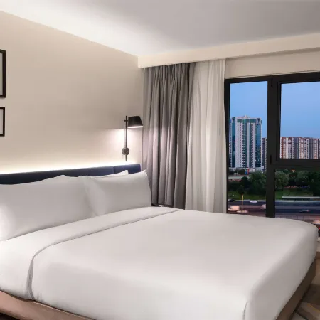 Hampton by Hilton Istanbul Merter Отели рядом с достопримечательностью «Станция метро Otogar»