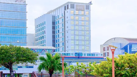 Mercure Okinawa Naha Отели рядом с достопримечательностью «Shuri Ryusen»