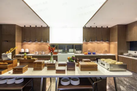 Lanzhou Xiguan Shizi Zhongshan Bridge UrCove by Hyatt Hotel Отели рядом с достопримечательностью «Lanzhou University of Technology Science & Technology Park»