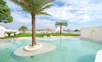 Honey Vacation Manor