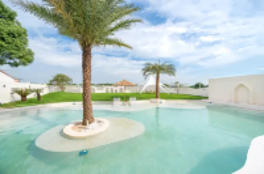 Honey Vacation Manor