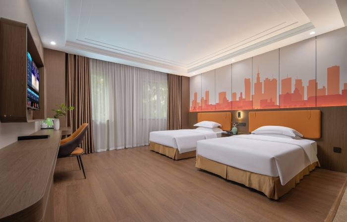 Champs forest Oasis Hotel