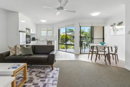 Noosa River Retreat Holiday Apartments