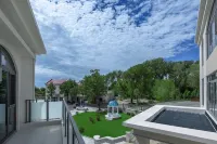 Delin Ritz hotel Hôtels à proximité de : Tianjin University of Commerce Beidaihe Branch