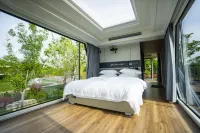Suqian Luoma lake Mu Chen space capsule holiday camp Hotel di Loma Lake and Santai Montain Forest Park