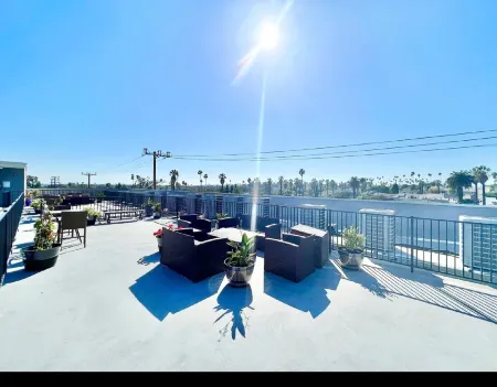 StaysPro - Cityscape Luxury Rental Homes in the Heart of Los Angeles Отели рядом с достопримечательностью «The Belasco Theater»