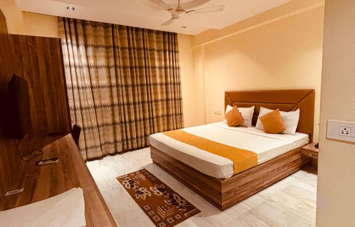Hotel GoodLuck House Near Delhi airport