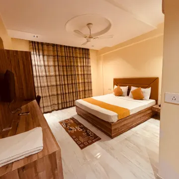 Hotel GoodLuck House Near Delhi airport Hotels near Indira Gandhi Intl. Airport