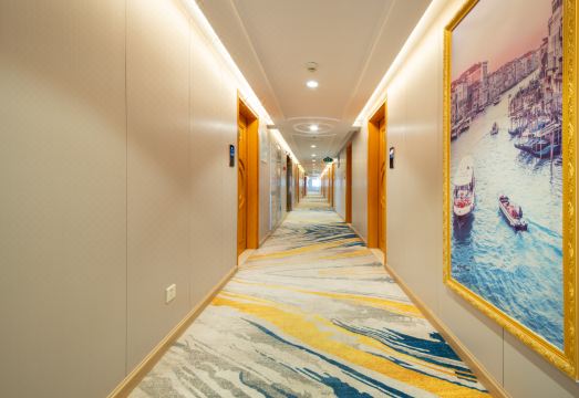 3. 비엔나 호텔 (..