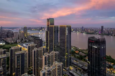 PHIREN High-Rise River View Hotel (Nanchang The Mixc Ferris Wheel Star) Hotels near Star of Nanchang Ferris Wheel