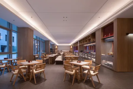 Art Settlement Hotel Отели рядом с достопримечательностью «The White Cloud Cliffs»