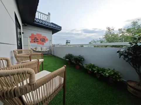 Mingju Homestay (Xi'an Zhonggulou Huimin Street) Отели рядом с достопримечательностью «Shaanxi Institute of Industry and Transportation - Training Building»