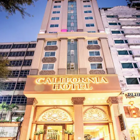 California Hotel Saigon & Rooftop Pool