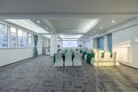 Tiangang Manfei Hotel (Ningbo Southern Business District Luomeng Universal City Store)
