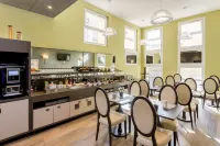 Appart'City Collection Nîmes Arènes Hotels in Nimes