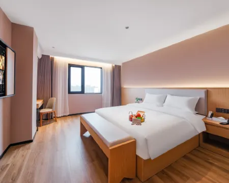 Qingyun Seasons Hotel (Weining Caohai Convention and Exhibition Center, Bijie) Hotels in Weining