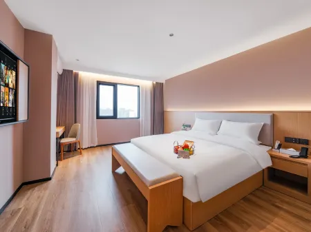 Qingyun Seasons Hotel (Weining Caohai Convention and Exhibition Center, Bijie)