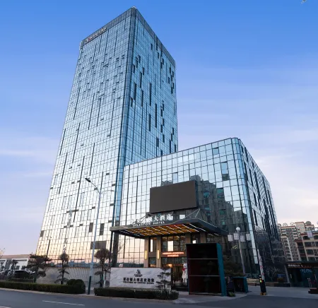 GT LESTON HOTEL Отели рядом с достопримечательностью «Weifang Railway Station Zhanqian Square»