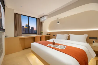 Fuguang Star Hotel (Chongqing Jiefangbei Hongyadong Branch) Отели рядом с достопримечательностью «18-й лестница.»