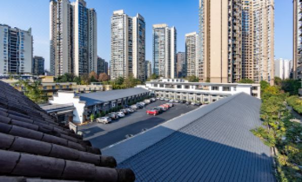 Qin Luxe Qinglefu Courtyard Hotel (High Speed Railway Station Jiaxing Road Food Street)