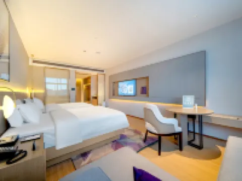 LAVANDE Hotel（Shangri-La High-Speed Railway Station ）