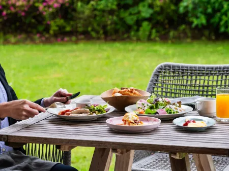 Mitsui Garden Hotel Jingugaien Tokyo Premier Отели рядом с достопримечательностью «Shineiji Temple»