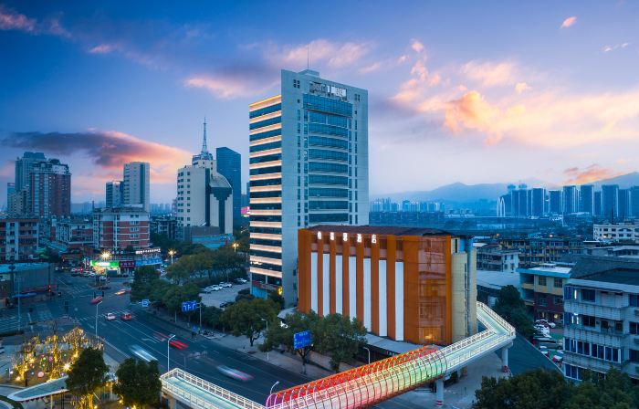 Taizhou Huangyan·Paris Designer Hotel（ jiufenggongyuandian)