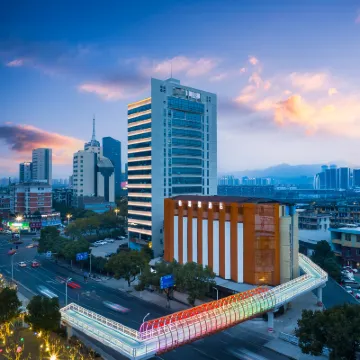 Taizhou Huangyan·Paris Designer Hotel (Wuyue Plaza Branch) Hotels near Jiufeng Park