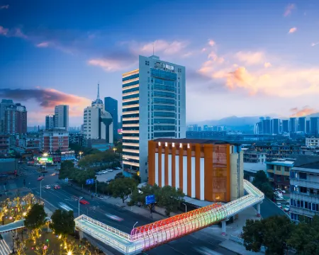 Taizhou Huangyan·Paris Designer Hotel (Wuyue Plaza Branch) Hotels in Taizhou