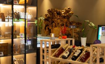 Elong Deluxe Hotel (Xuzhou Jiawang Wuyue Square)