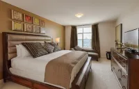 Broadway Plaza, Trademark Collection by Wyndham