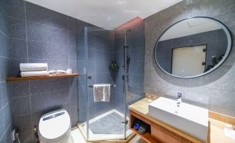 Golden Bridge Garden Hotel