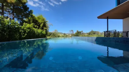 Six elements pool villa khaokho Отели рядом с достопримечательностью «Baan 2 Nao at Khao Kho Wind Turbine»