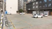 Lianjiang Changmao Holiday Inn (Xinyi middle school store) - parcheggio