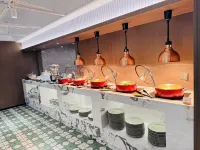 Crystal Holiday Theme Hotel