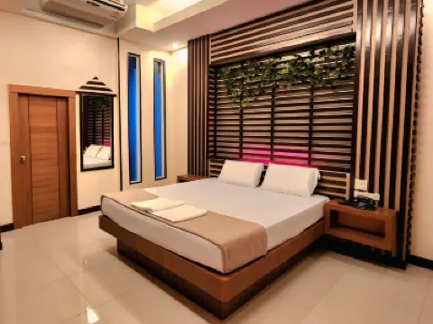 โรงแรมไฮเอ็น ศรีราชา โรงแรมใกล้วัดสงฆ์สันติคีรีเขต