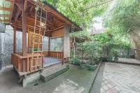 RedDoorz Plus near Asia Afrika 3 Hotels in Lengkong
