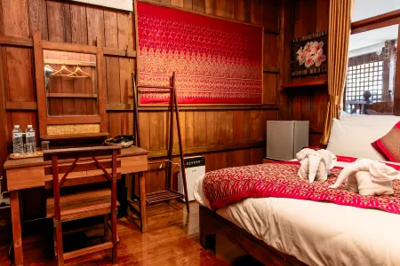Rak Chiang Mai Guesthouse Отели рядом с достопримечательностью «Wat Buak Krok Noi»